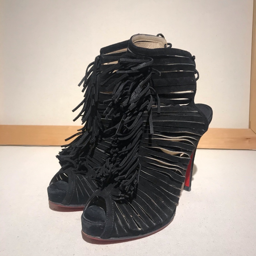 Louboutin Fringe Deva booties. Suede. Size 38.5